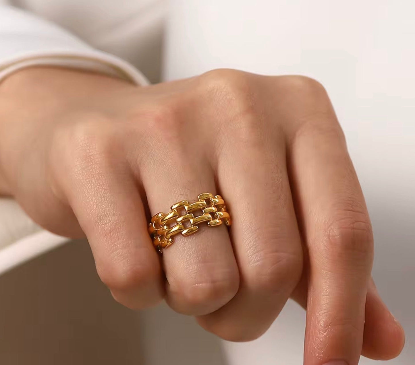 Interlace Ring