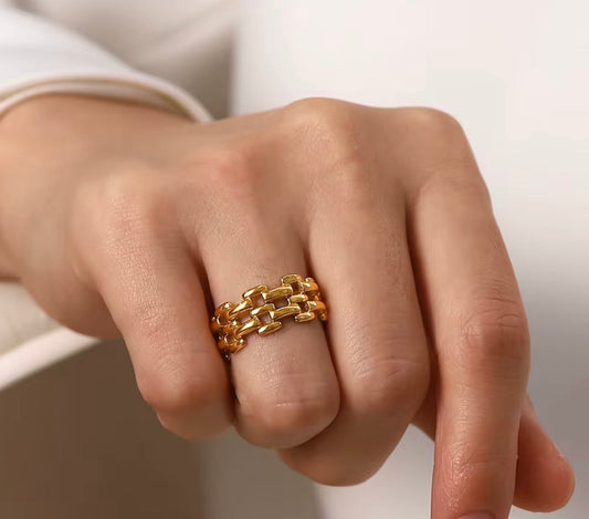 Interlace Ring