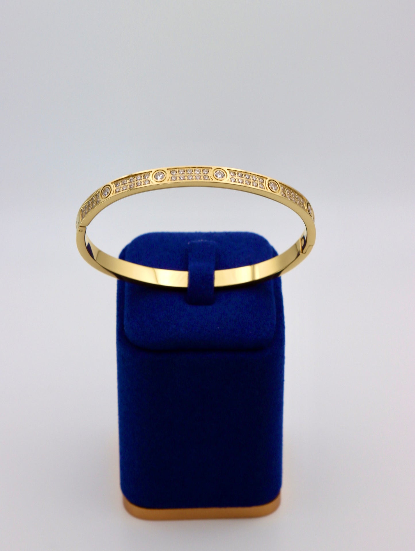 Diamond look studded bangle 18k gold plated