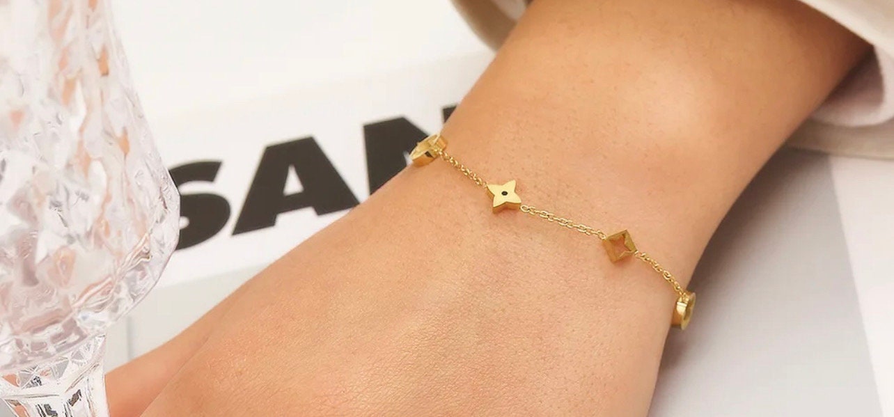 Clover Charm Bracelet 18K Gold Plated Stainless Steel